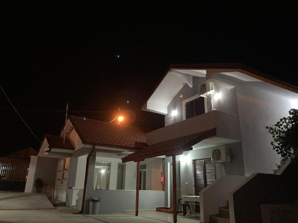 Tiki Apartments Гевгелія Екстер'єр фото
